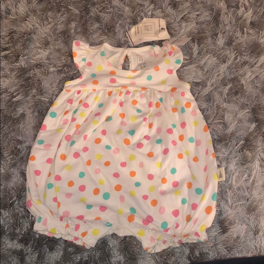 Baby Gap organic cotton polka dot romper 3-6 month
